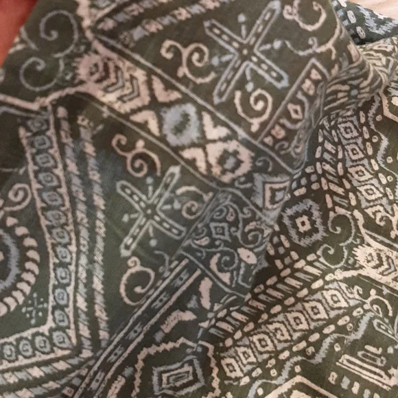 Lucky Brand Green/White/Blue Geometric Print Top, Large, NWT - Picture 6 of 12